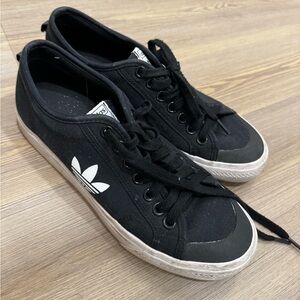 Men’s black Nizza Adidas